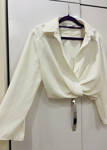Zara Düğmeli Beyaz Mini Kadın Gömlek