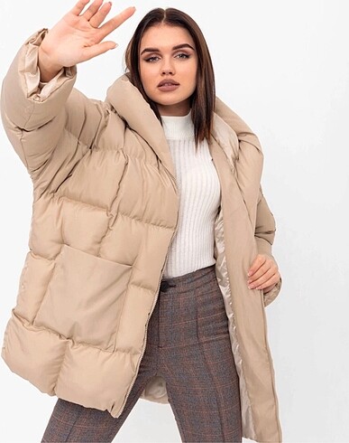 Kapüşonlu oversize bej şişme mont