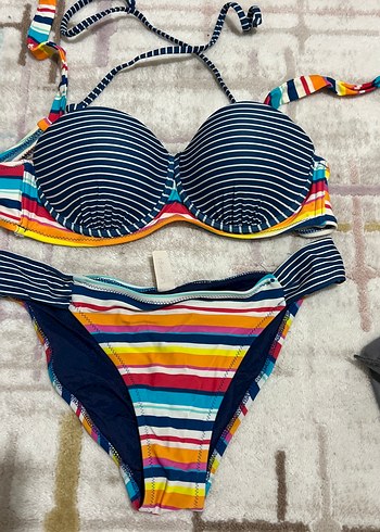 Çizgili Çok Renkli Kadın Bikini Takımı