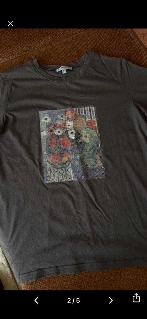 Pul detaylı tişört - Görsel 2