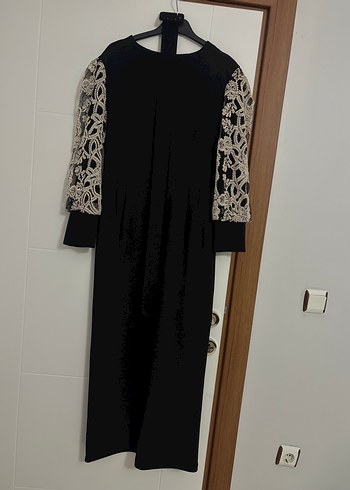 Dantel Detaylı Siyah Uzun Kollu Uzun Elbise - Görsel 2