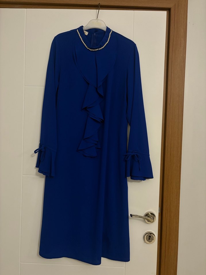 Mavi inci yakası ve kolları volanlı tunik - Görsel 2