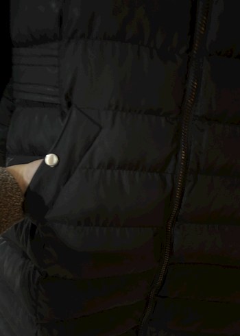 Kürk Detaylı Siyah Kadın Uzun Kışlık Mont - Görsel 3