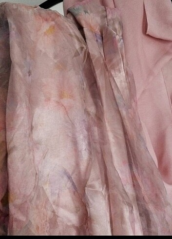 Pembe elbise 