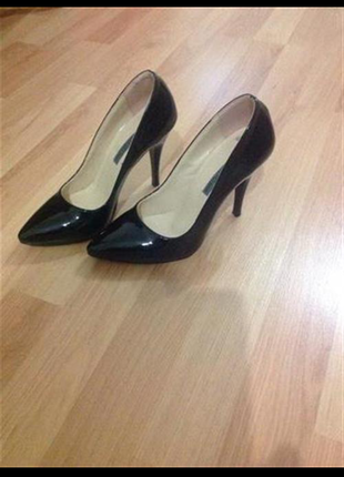 Siyah Rugan Stiletto