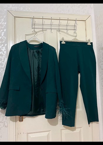 Kürklü Detaylı Koyu Yeşil Kadın Blazer Takım - Görsel 2