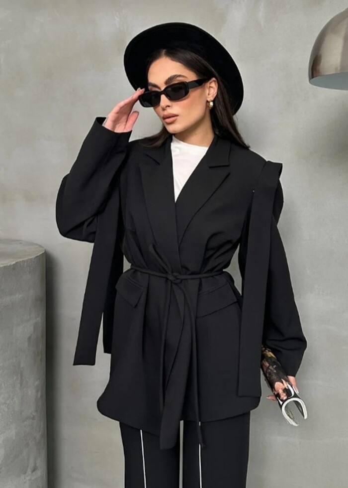 Omuz Detaylı Bağcıklı Siyah Blazer - Görsel 2