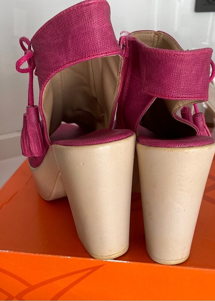 Topuklu ayakkabı - Görsel 3