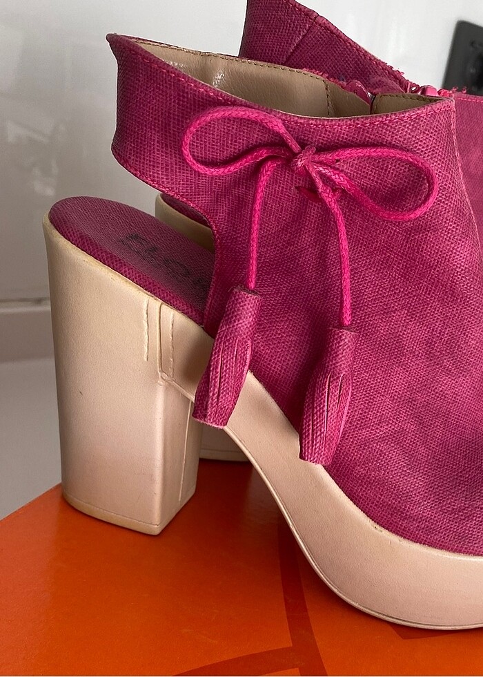 Topuklu ayakkabı - Görsel 2