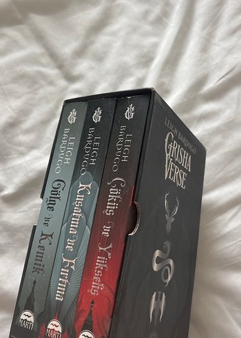 Grishaverse Üçlemesi - Leigh Bardugo - Görsel 2