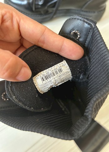 LC Waikiki Siyah Rugan Bağcıklı Bot