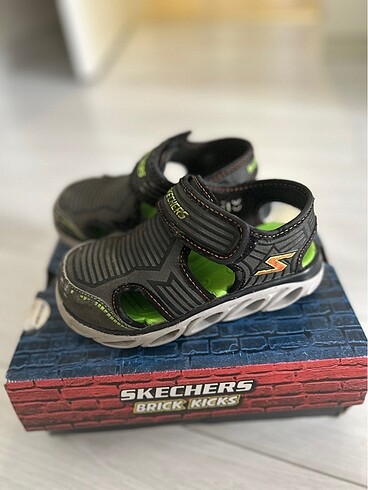 Skechers ışıklı sandalet