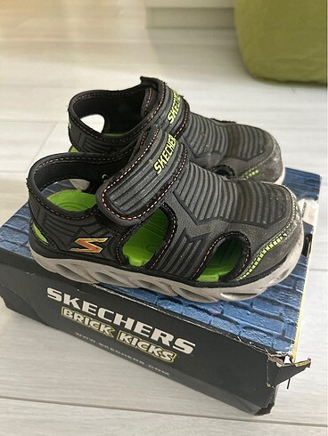 26 Beden Skechers ışıklı sandalet
