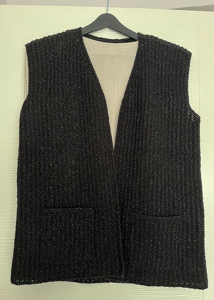 Siyah Örme Yelek - Görsel 2