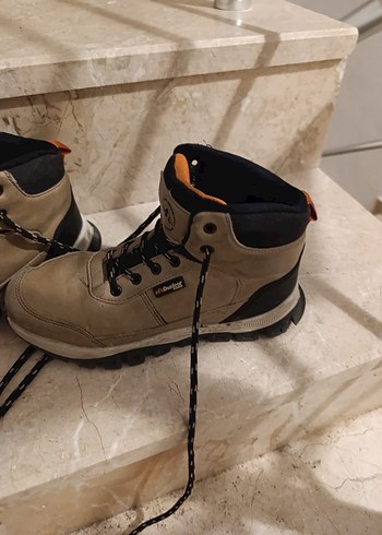 Erkek çocuk bot - Görsel 2