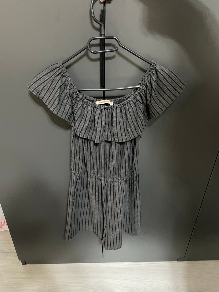 Gri Çizgili Fırfırlı Mini Tulum - Görsel 2