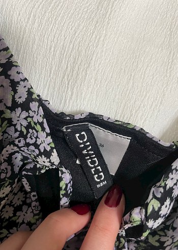 Beyaz üstü Mor Çiçek Desenli İnce Askılı Mini Elbise - Görsel 3