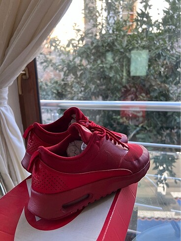 39 Beden kırmızı Renk Nike spor ayakkabı
