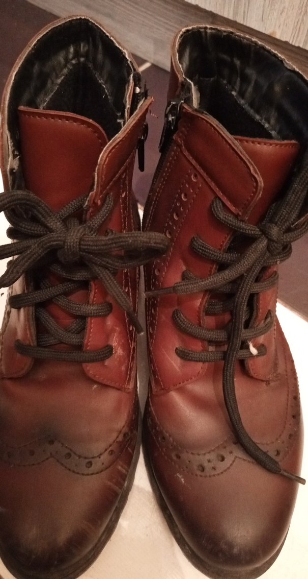 Kahverengi Deri Bağcıklı Kadın Bot - Görsel 2