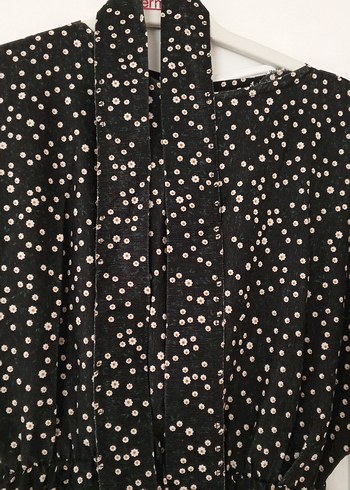 Düğmeli Siyah Desenli Uzun Elbise - Görsel 2