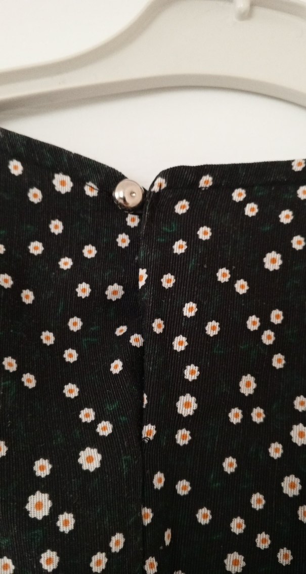 Düğmeli Siyah Desenli Uzun Elbise - Görsel 5