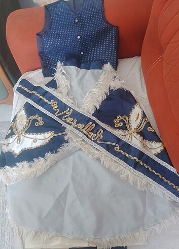 Diğer Bir kez bi kaç saatliğine giyilmiş yeni gibi sünnet kıyafeti