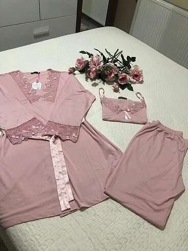 Üçlü pijama takımı...
