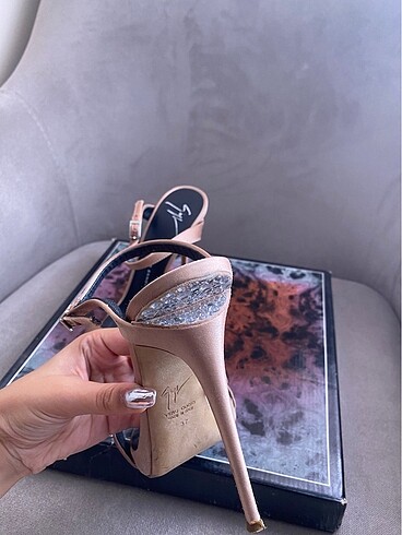 37 Beden Guiseppe zanotti topuklu abiye ayakkabı