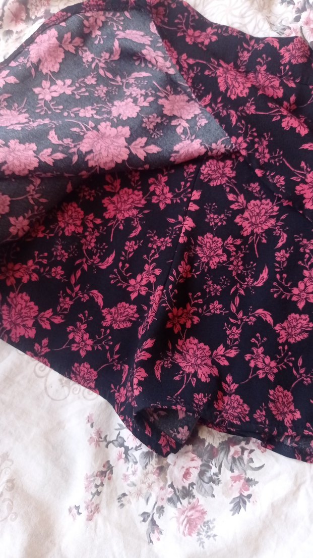 kırmızı Çiçek Desenli Mini şort Etek - Görsel 2