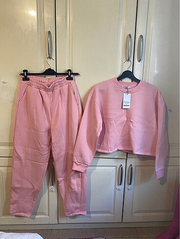 Pembe Eşortman Takımı