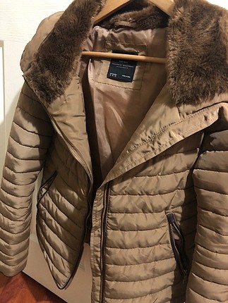 Zara Mont