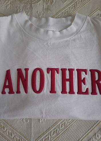 Beyaz crop tshirt 