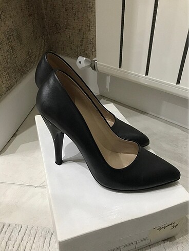 Diğer Siyah Stiletto