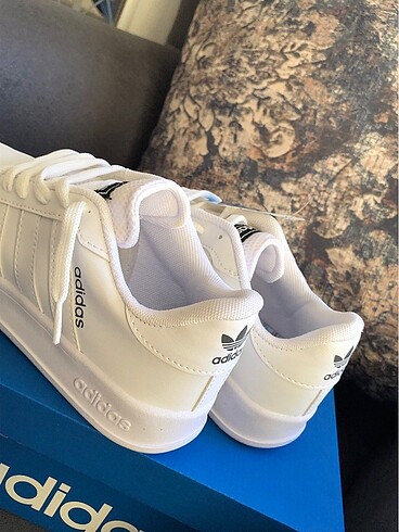 38 Beden beyaz Renk Adidas beyaz spor ayakkabı 38