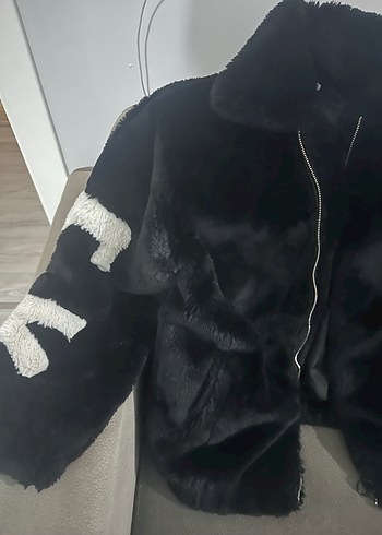 Siyah Kürk Detaylı Midi Boy Kadın Mont - Görsel 2