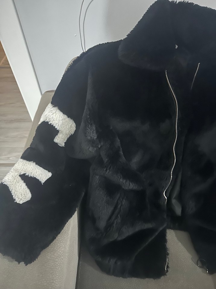 Siyah Kürk Detaylı Midi Boy Kadın Mont - Görsel 2