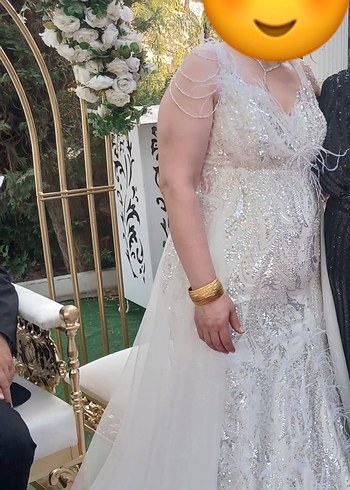 Drapeli Beyaz Uzun V Yaka Nişan Elbisesi