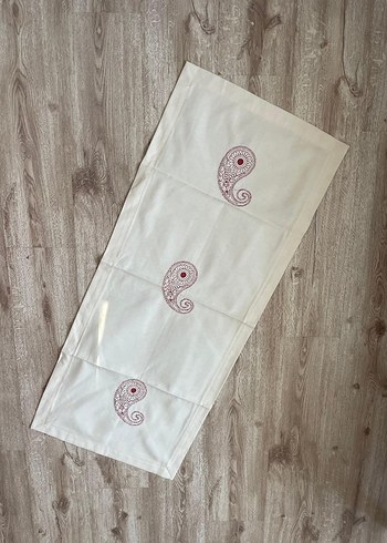 Nakışlı runner
