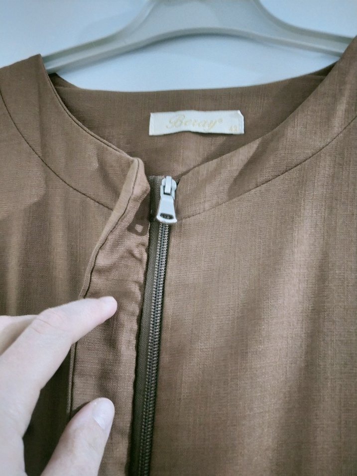 Bej Uzun Düğmeli Kadın Keten Kaban - Görsel 3