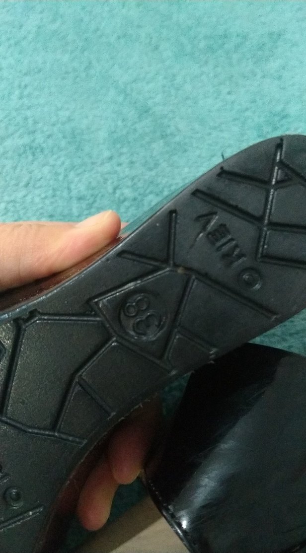 Kadın Parlak Siyah Dolgu Topuklu Terlik - Görsel 3