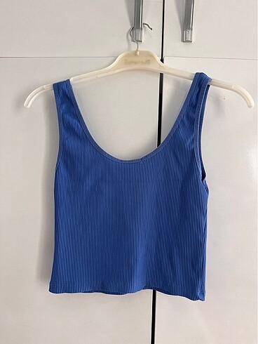 Stradivarius Atlet crop bluz tişört