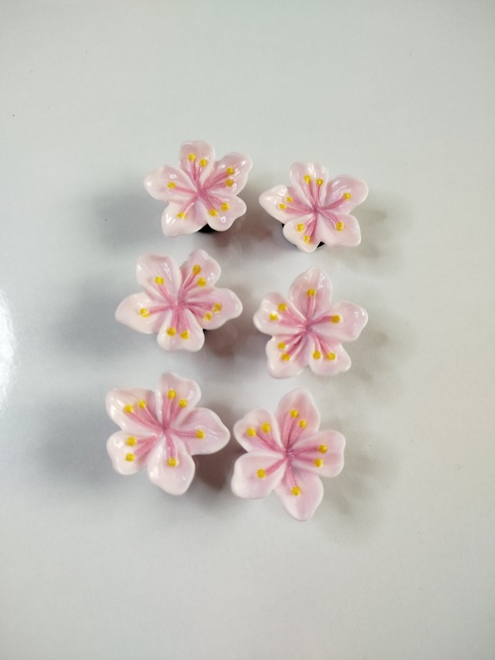 Pembe japon kiraz çiçeği crocs terlik charm - Görsel 2