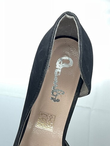 37 Beden siyah Renk Bambi Stiletto %70 İndirimli.