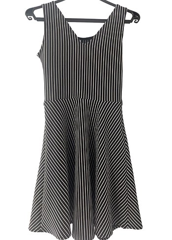 Çizgili Siyah Midi Günlük Elbise - Görsel 3