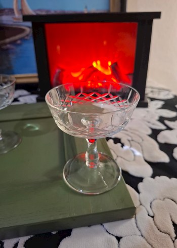 Klasik Desenli Ayaklı Cam Kadeh - Görsel 2