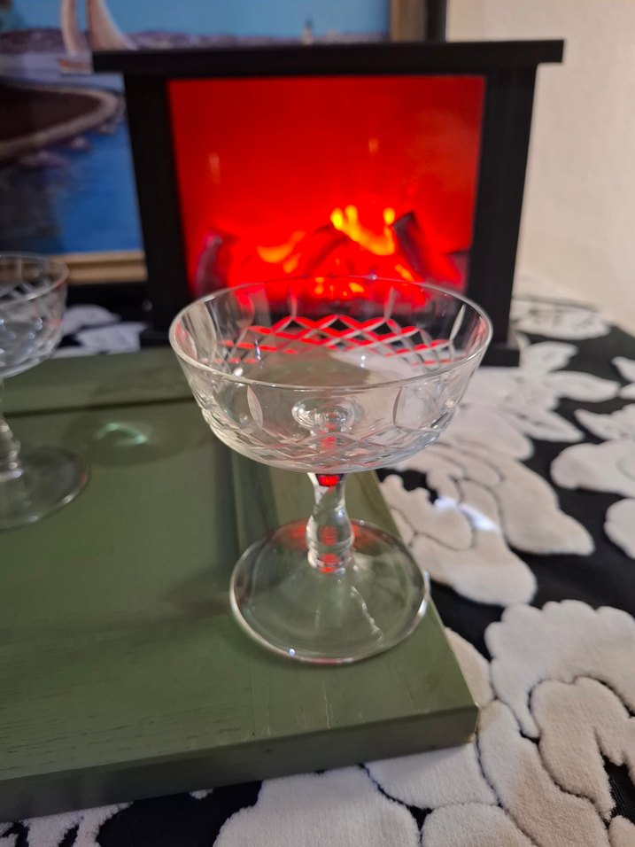 Klasik Desenli Ayaklı Cam Kadeh - Görsel 2