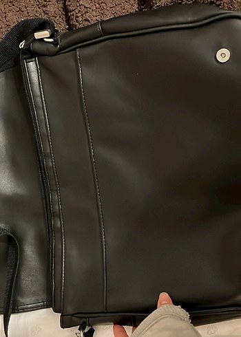 Siyah Deri Postacı Çantası - Görsel 3