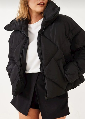 Siyah Dik Yaka Kadın Mont - Görsel 4