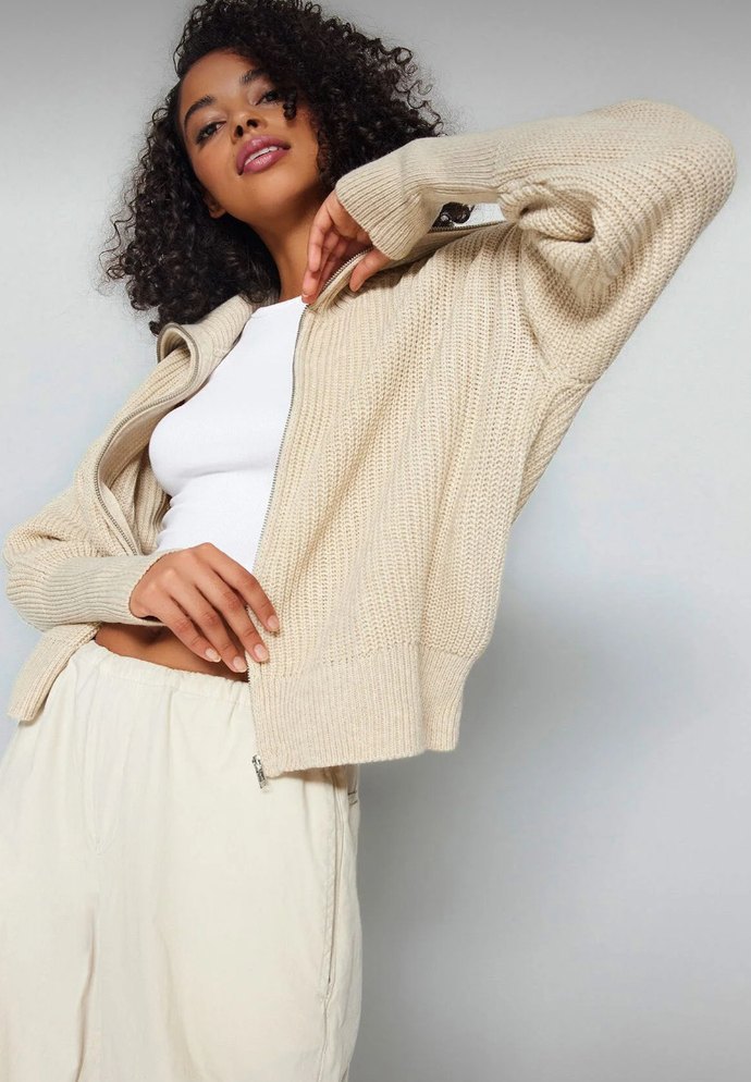 Bej Yüksek Yakalı Salaş Kadın Kazak Hırka - Görsel 2