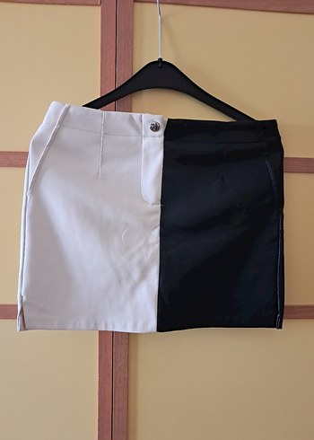 Bershka Beyaz-Siyah Mini Etek S